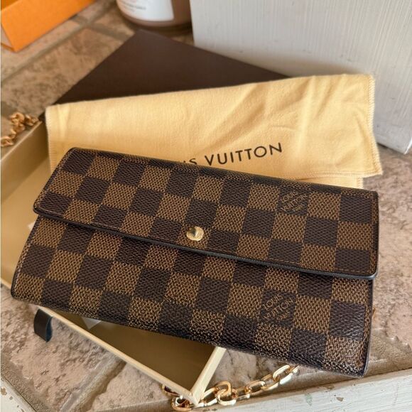 Louis Vuitton Damier Ebene Sarah wallet with box, dust bag and chain - Picture 1 of 16